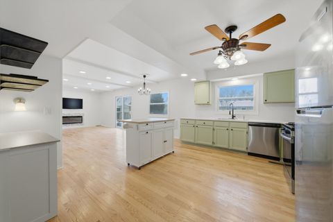 Tiny photo for Elk Grove Village, IL 60007 (MLS # 12631606)