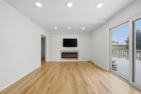 Tiny photo for Elk Grove Village, IL 60007 (MLS # 12631606)