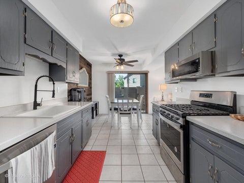 Tiny photo for 1042 Schoolgate Road, New Lenox, IL 60451 (MLS # 12700137)