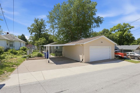 Tiny photo for 2544 Central Avenue, Bettendorf, IA 52722 (MLS # 12662049)