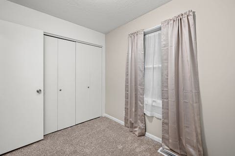 Tiny photo for 2544 Central Avenue, Bettendorf, IA 52722 (MLS # 12662049)