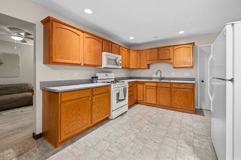 Tiny photo for 2544 Central Avenue, Bettendorf, IA 52722 (MLS # 12662049)