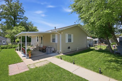 Tiny photo for 2544 Central Avenue, Bettendorf, IA 52722 (MLS # 12662049)