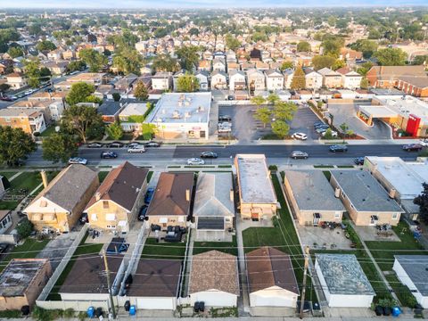 Tiny photo for 2834 N Narragansett Avenue, Chicago, IL 60634 (MLS # 12515690)