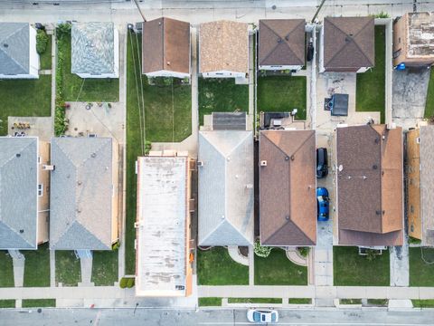 Tiny photo for 2834 N Narragansett Avenue, Chicago, IL 60634 (MLS # 12515690)