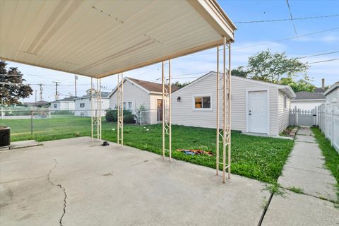 Tiny photo for 2834 N Narragansett Avenue, Chicago, IL 60634 (MLS # 12515690)