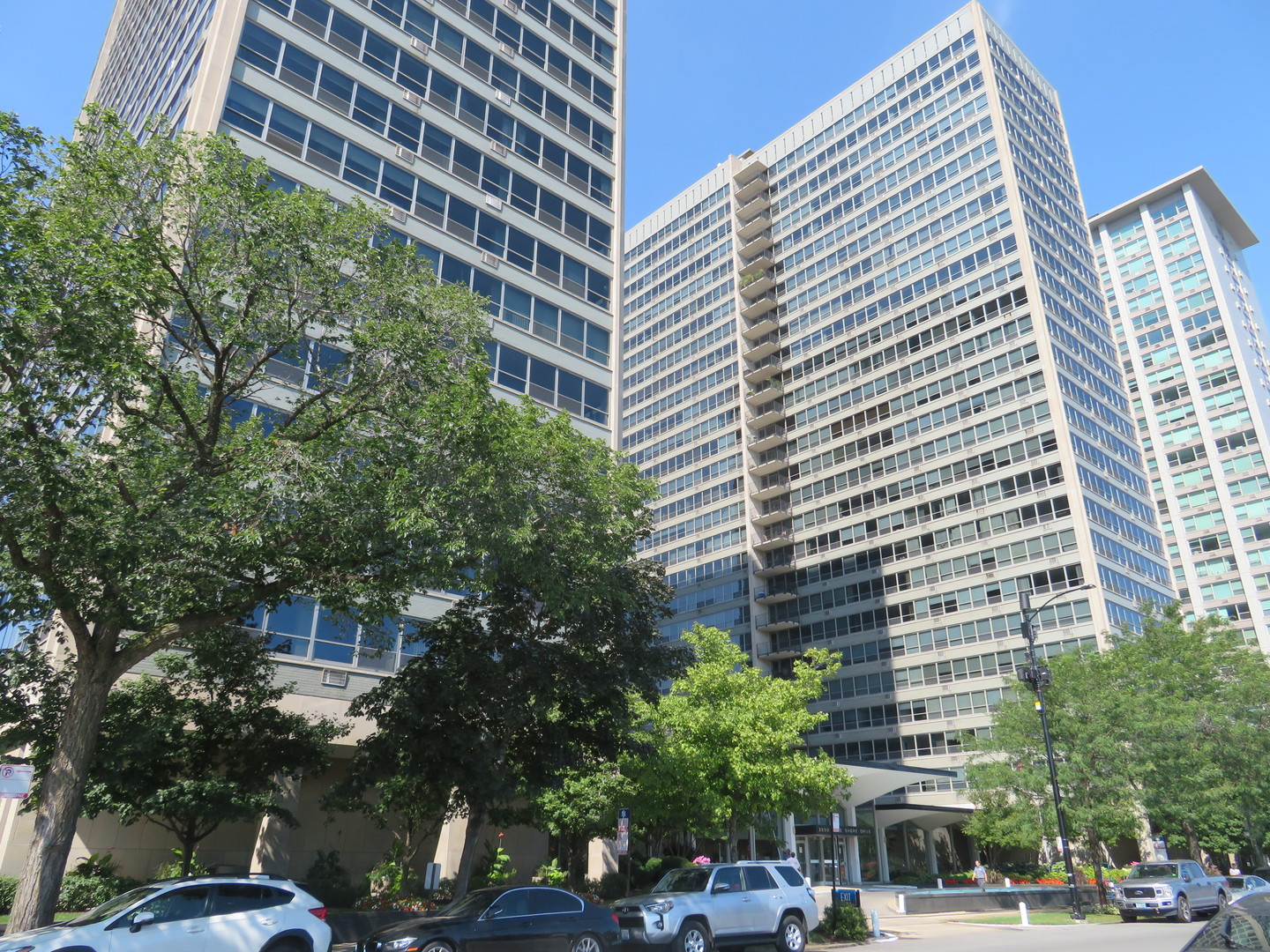 3550 N Lake Shore Drive 413