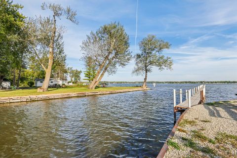 Tiny photo for 38528 N Drexel Boulevard, Antioch, IL 60002 (MLS # 12615013)