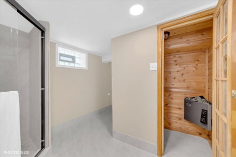 Tiny photo for 2112 Portsmouth Avenue, Westchester, IL 60154 (MLS # 12683004)