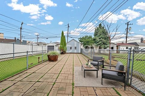 Tiny photo for 4023 W 58th Place, Chicago, IL 60629 (MLS # 12589390)