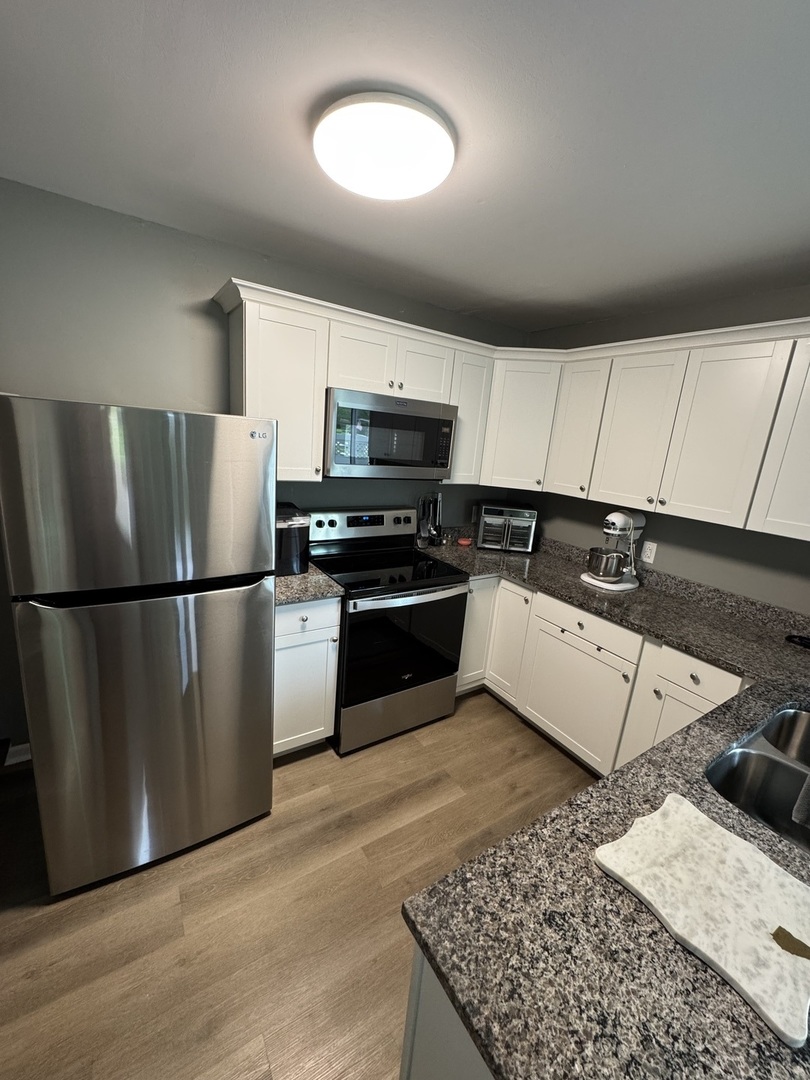 1521 E Stonehenge Drive 1521
