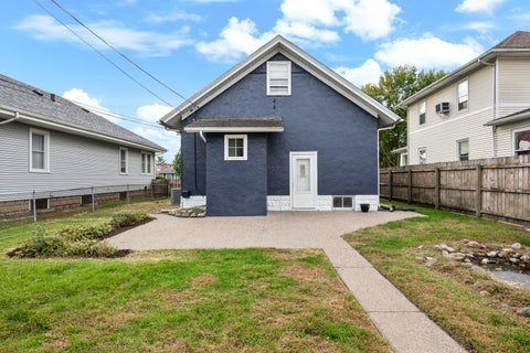 Tiny photo for 2728 E 18th Street, Davenport, IA 52803 (MLS # 12762401)
