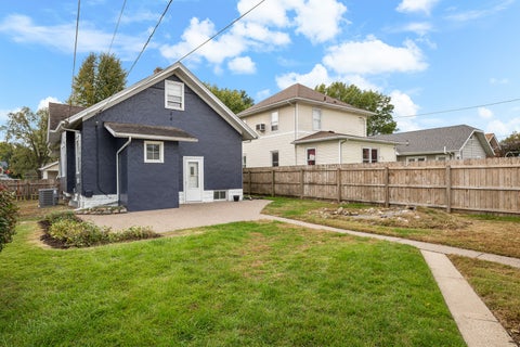 Tiny photo for 2728 E 18th Street, Davenport, IA 52803 (MLS # 12762401)