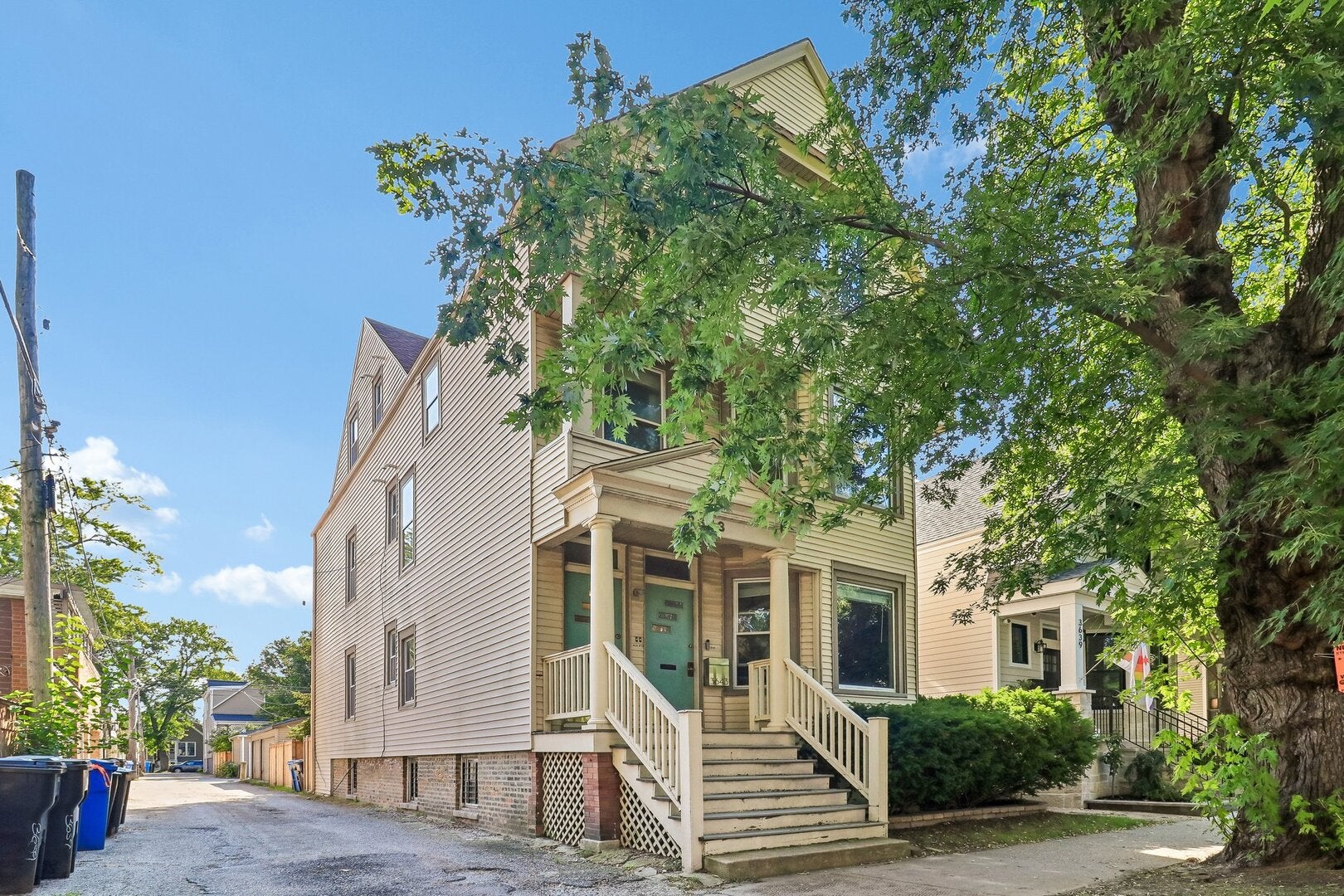 3643 N HOYNE Avenue 2