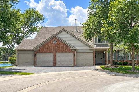 Photo of 1251 ROSEWOOD Court #B2, Schaumburg, IL 60193 (MLS # 12574390)