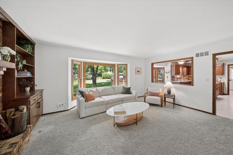 Tiny photo for 925 Manchester Street, Naperville, IL 60563 (MLS # 12677948)