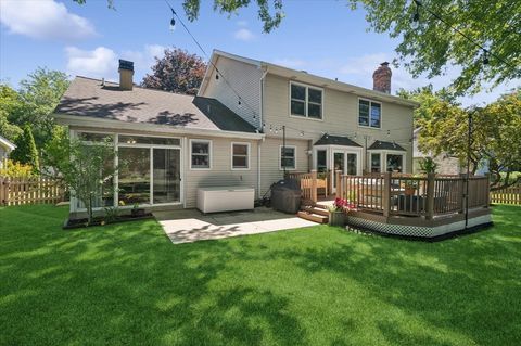 Tiny photo for 925 Manchester Street, Naperville, IL 60563 (MLS # 12677948)