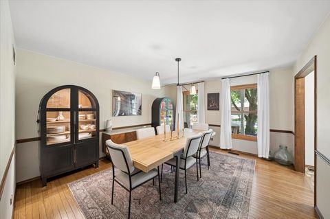 Tiny photo for 925 Manchester Street, Naperville, IL 60563 (MLS # 12677948)