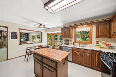 Tiny photo for 925 Manchester Street, Naperville, IL 60563 (MLS # 12677948)