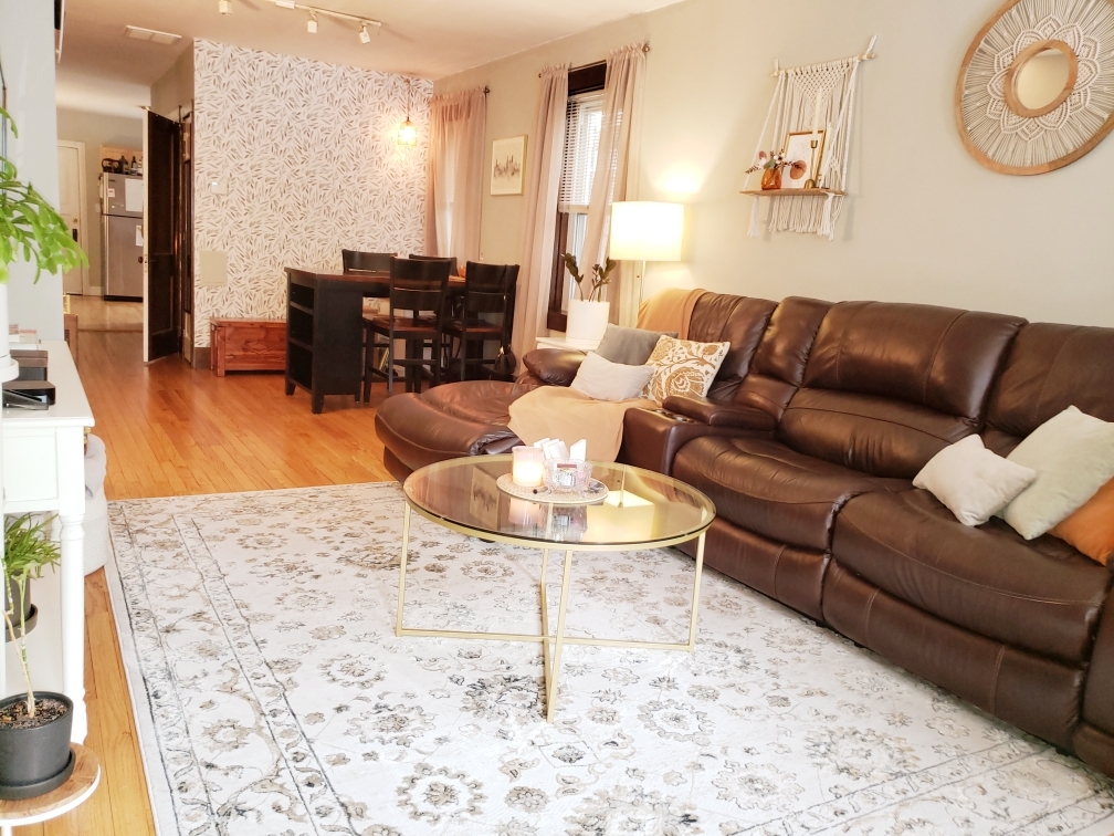 1530 W Diversey Parkway 1