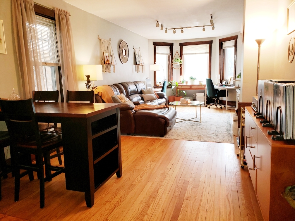 1530 W Diversey Parkway 1