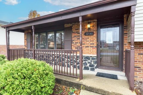 Tiny photo for 10540 S Sun Valley Court, Palos Hills, IL 60465 (MLS # 12504158)