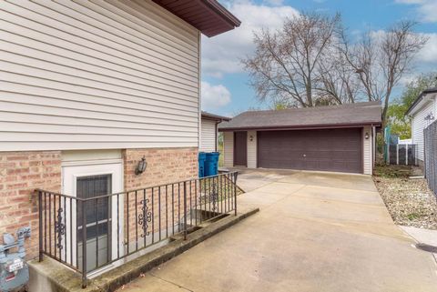 Tiny photo for 10540 S Sun Valley Court, Palos Hills, IL 60465 (MLS # 12504158)