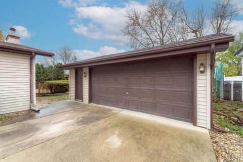Tiny photo for 10540 S Sun Valley Court, Palos Hills, IL 60465 (MLS # 12504158)