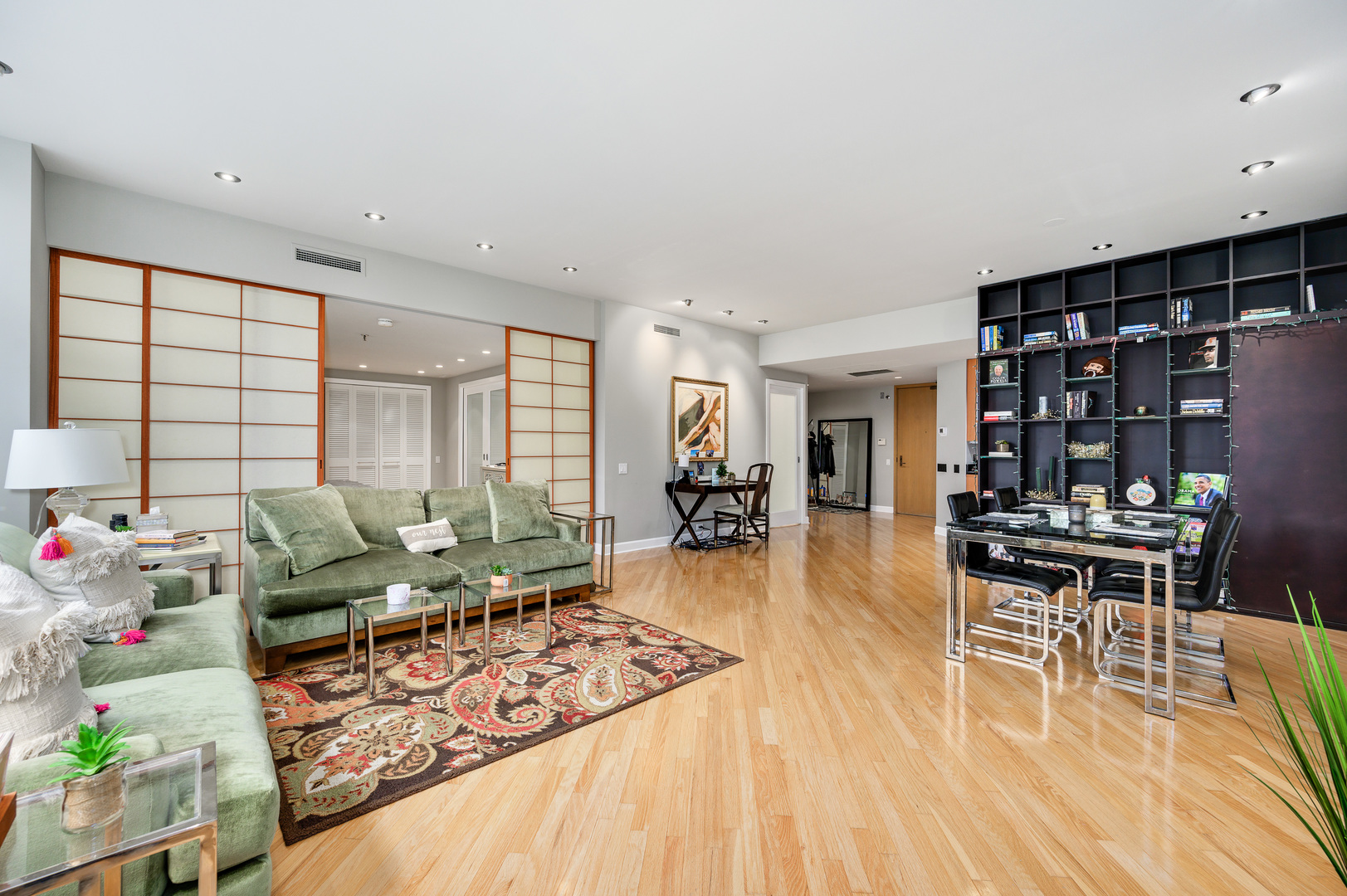680 N Lake Shore Drive 322
