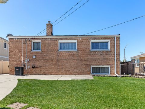 Tiny photo for 8755 N Oleander Avenue, Niles, IL 60714 (MLS # 12613536)