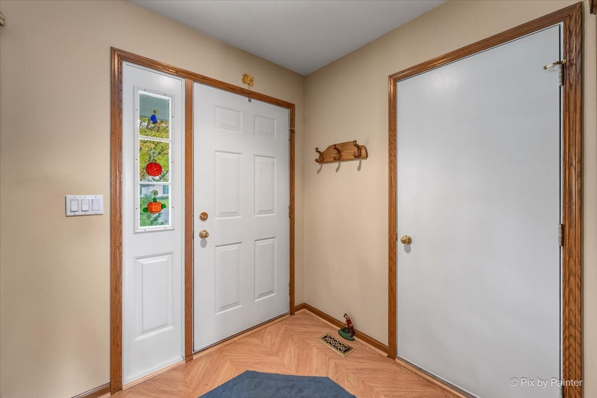 156 Spring N Court