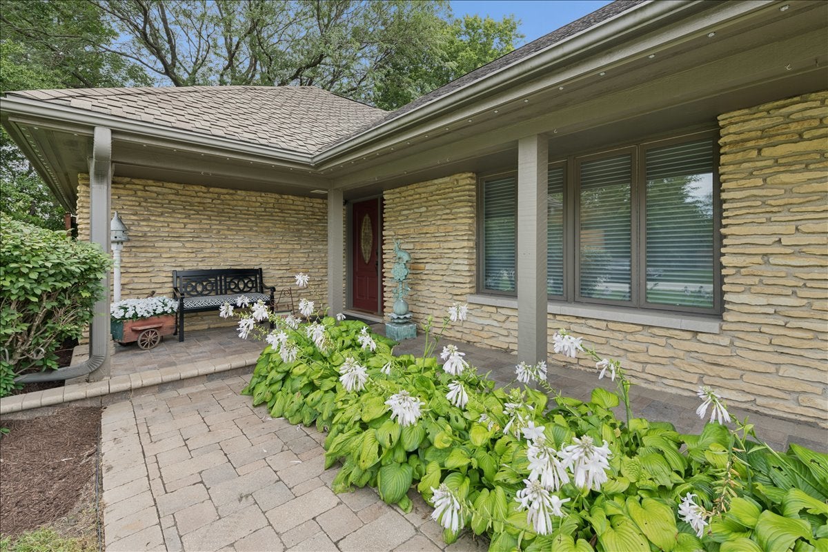 25053 W Pauline Drive