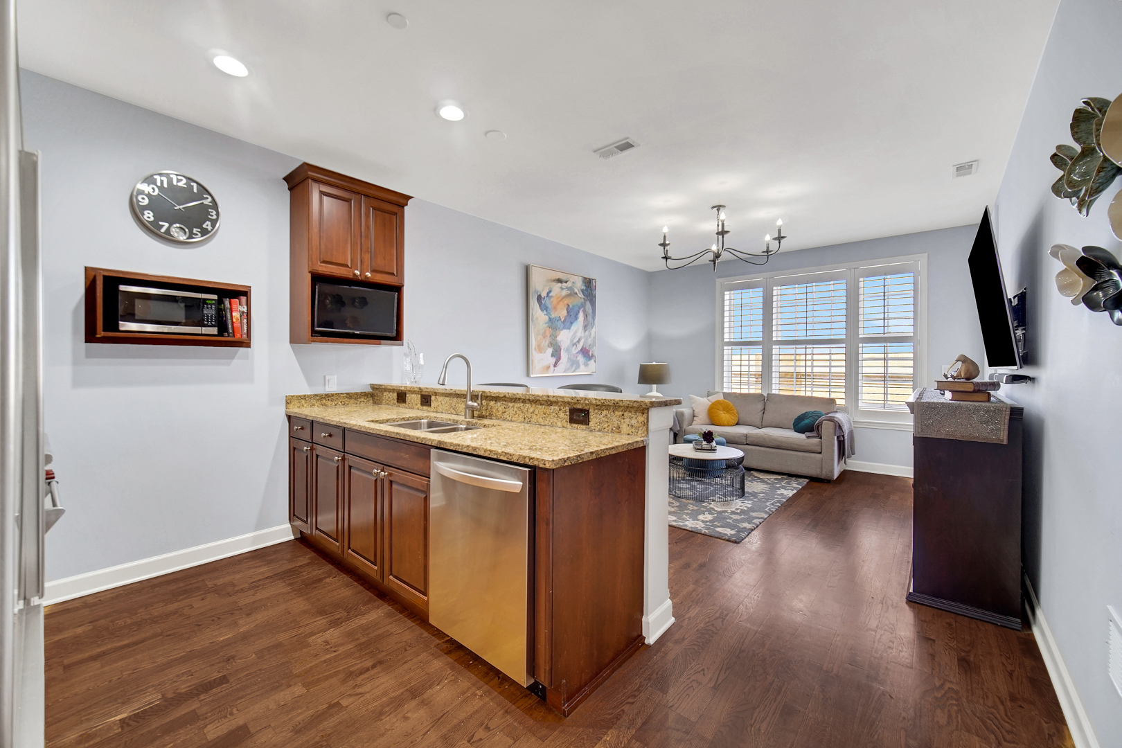 50 N Plum Grove Road 502E