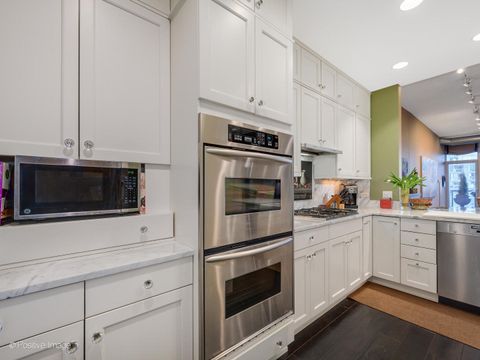 Tiny photo for 333 N Canal Street #3404, Chicago, IL 60606 (MLS # 12587838)