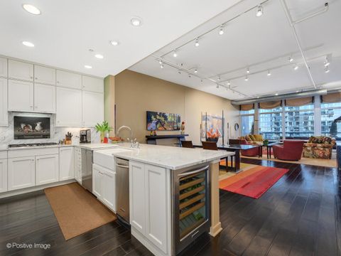 Tiny photo for 333 N Canal Street #3404, Chicago, IL 60606 (MLS # 12587838)