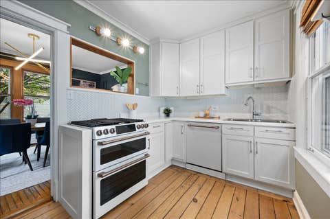 Tiny photo for 1315 Leonard Place, Evanston, IL 60201 (MLS # 12729474)
