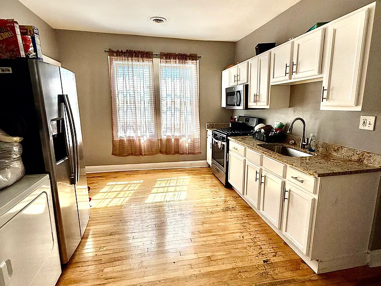831 N Ashland Avenue 2