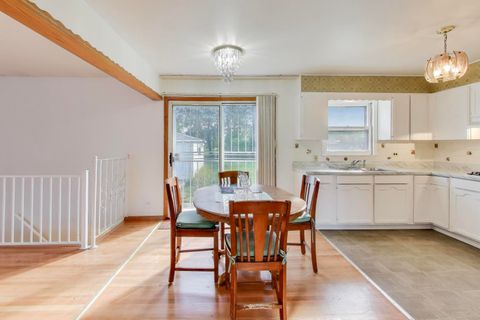 Tiny photo for 901 S Can Dota Avenue, Mount Prospect, IL 60056 (MLS # 12489315)