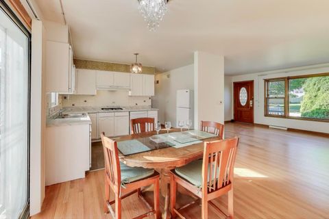 Tiny photo for 901 S Can Dota Avenue, Mount Prospect, IL 60056 (MLS # 12489315)