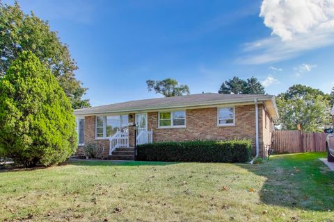 Tiny photo for 901 S Can Dota Avenue, Mount Prospect, IL 60056 (MLS # 12489315)