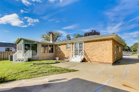 Tiny photo for 901 S Can Dota Avenue, Mount Prospect, IL 60056 (MLS # 12489315)