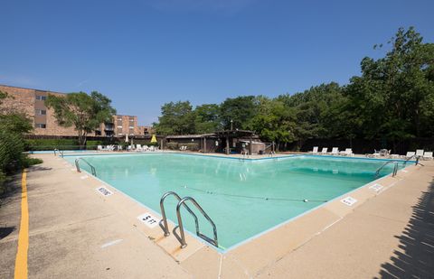 Tiny photo for 8901 N Western Avenue #206, Des Plaines, IL 60016 (MLS # 12589148)