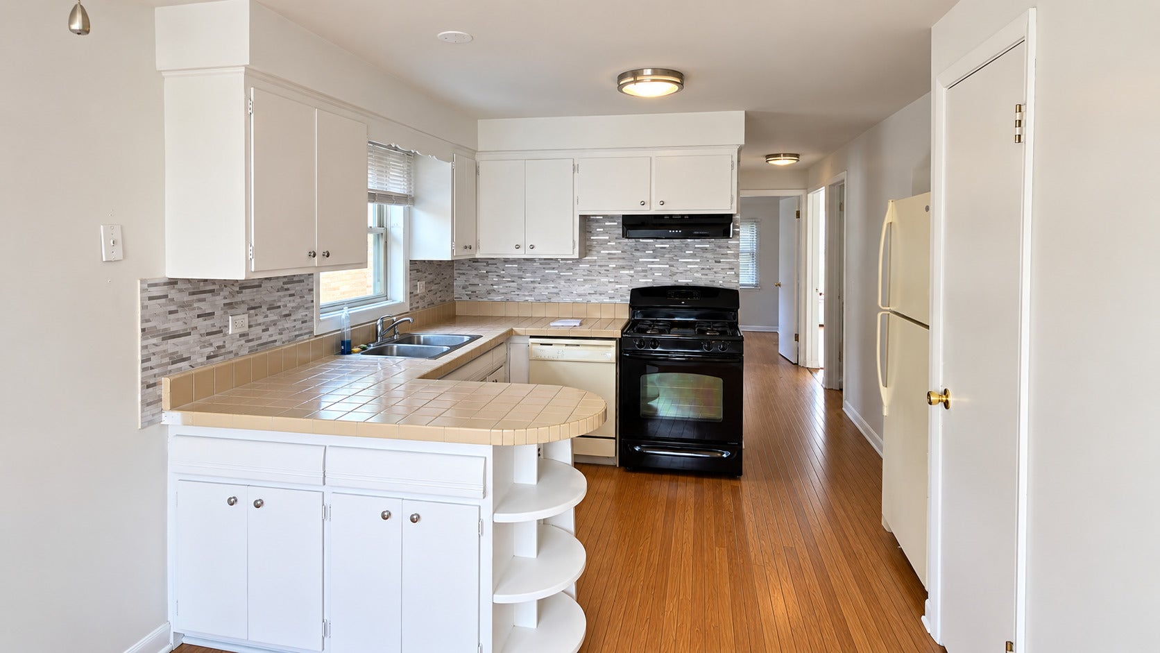 7226 W 60th Place