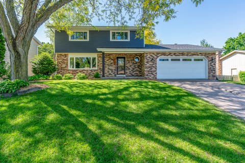 Photo of 1705 Prairie Vista Circle, Bettendorf, IA 52722 (MLS # 12647824)