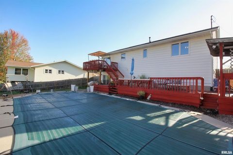 Tiny photo for 3043 17TH Street Court, East Moline, IL 61244 (MLS # QC4267893)