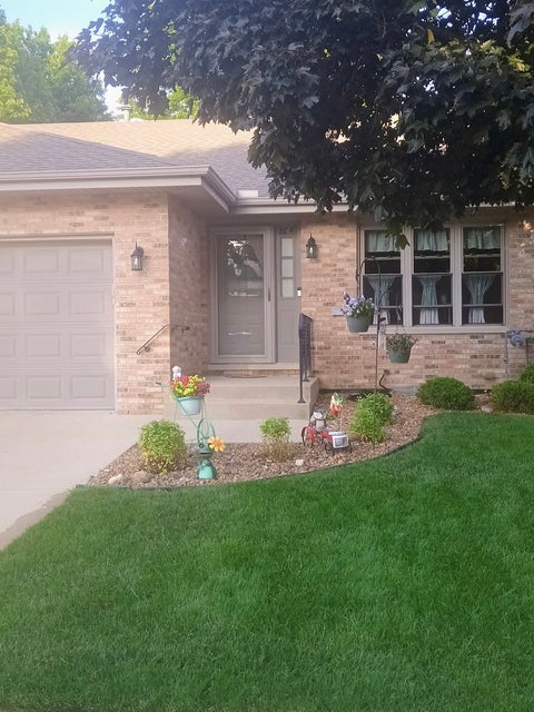 Photo of 804 Deerpath Lane, Elwood, IL 60421 (MLS # 12623699)