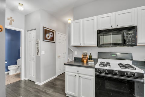 Tiny photo for 2904 Falling Waters Drive #2904, Lindenhurst, IL 60046 (MLS # 12632348)