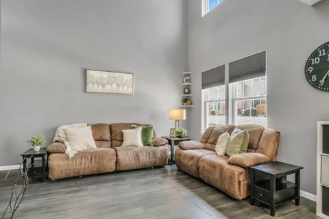 Tiny photo for 2904 Falling Waters Drive #2904, Lindenhurst, IL 60046 (MLS # 12632348)