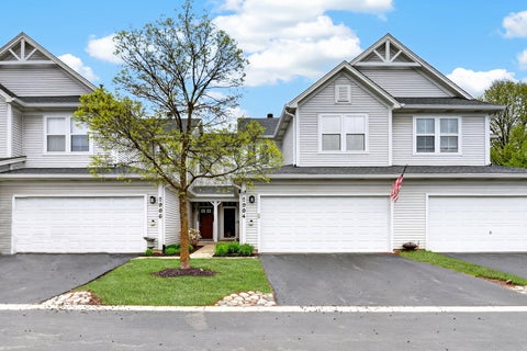 Tiny photo for 2904 Falling Waters Drive #2904, Lindenhurst, IL 60046 (MLS # 12632348)