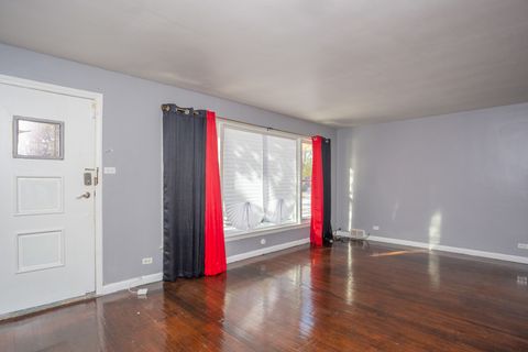 Tiny photo for 9111 S Kingston Avenue, Chicago, IL 60617 (MLS # 12515712)